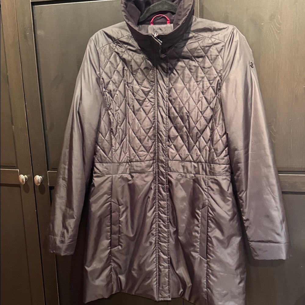 Victorinox Women's Quilted Black Light Puffer Coat.
